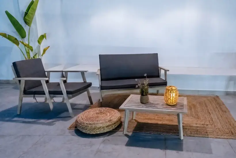 Outdoor lounge
