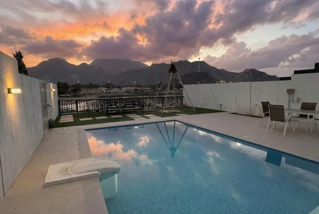 the bay villa  mountain view in golden hour